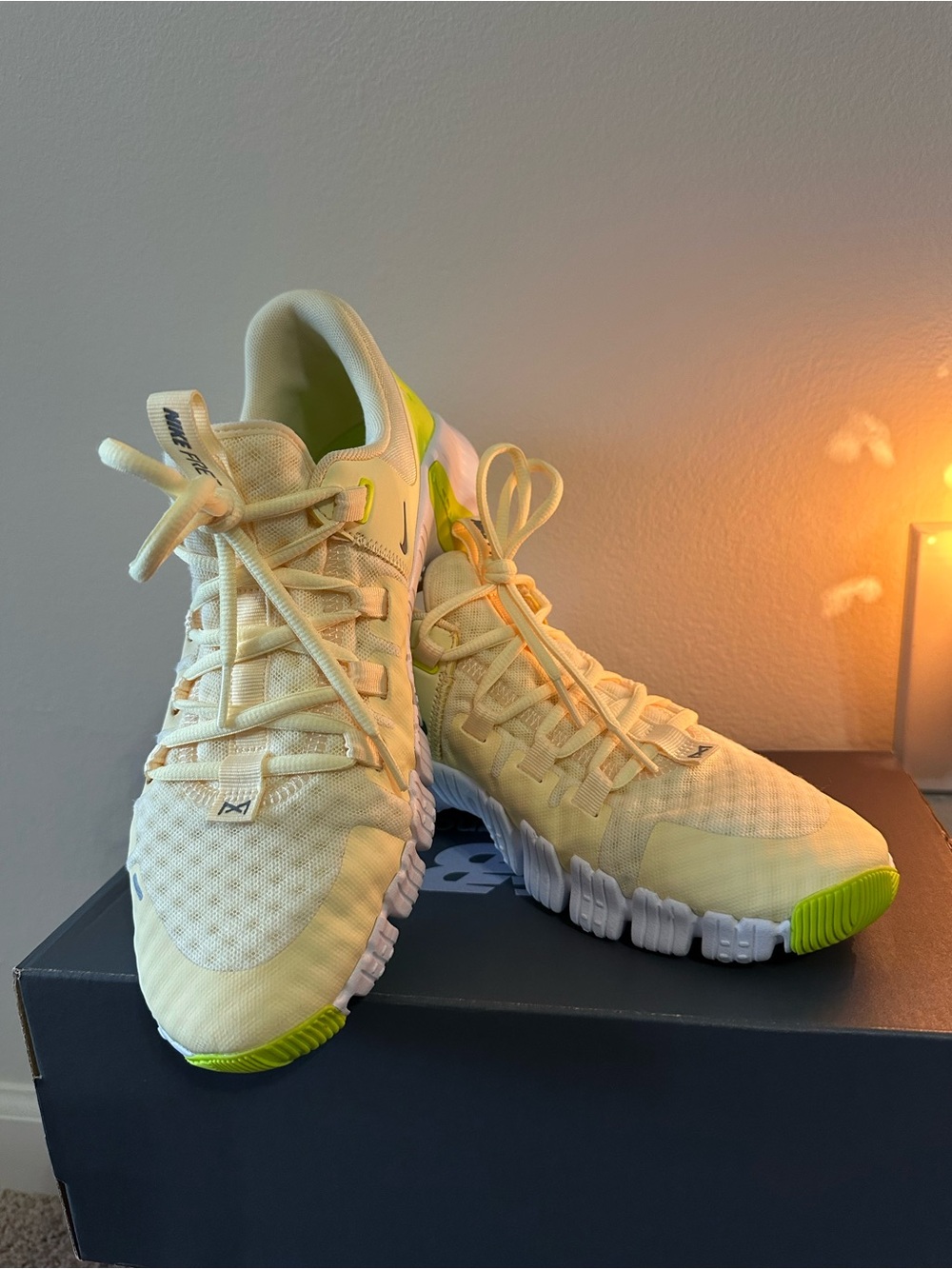 Nike Free Metcon 5 Women’s Training Sneakers in Pale Yellow & Neon Lime - Picture 4 of 11